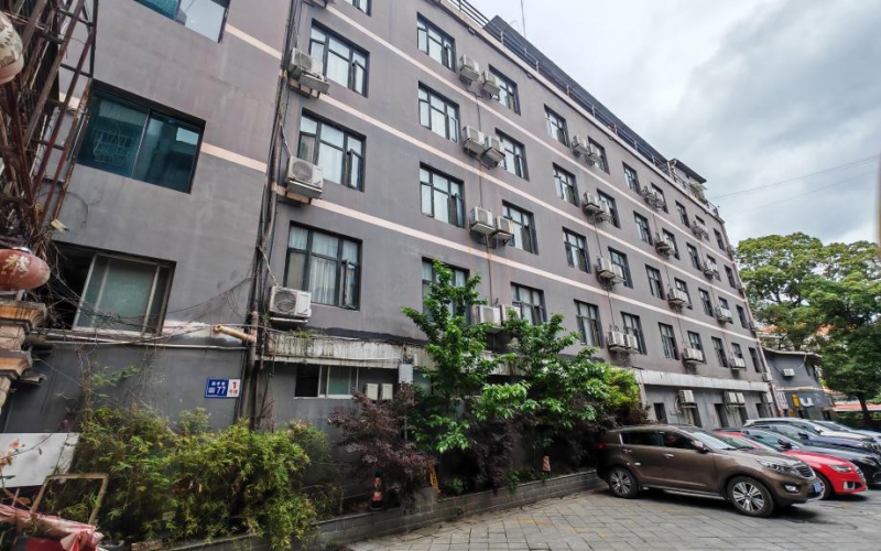 貴州省機(jī)關(guān)事務(wù)管理局國(guó)有資產(chǎn)管理服務(wù)中心貴陽(yáng)市云巖區(qū)扁井巷77號(hào)1棟1-7層、餐廳、鍋爐房招租