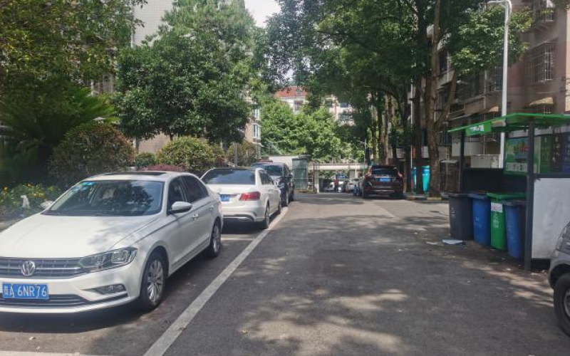 花溪區(qū)霞暉路靜暉街J-09號(hào)轉(zhuǎn)讓?zhuān)ǔ钟蟹剑嘿F州省機(jī)關(guān)事務(wù)管理局國(guó)有資產(chǎn)管理服務(wù)中心）