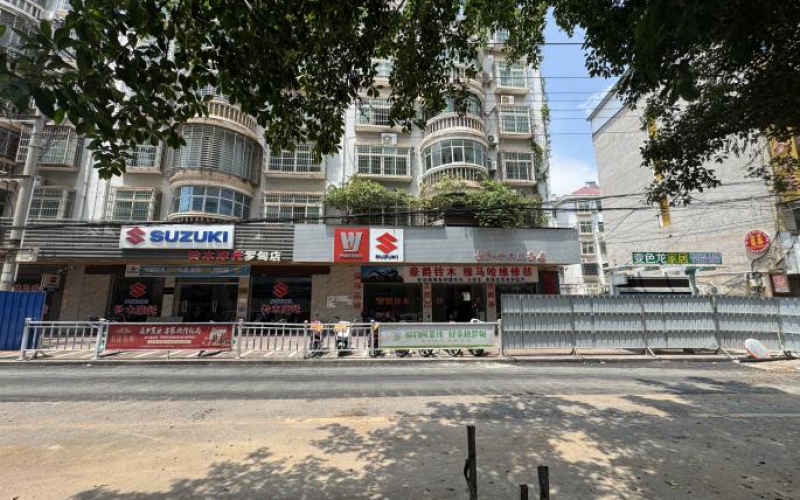 環(huán)城路職工住宅區(qū)一樓1、2-6號(hào)門面轉(zhuǎn)讓（持有方：貴州省機(jī)關(guān)事務(wù)管理局國有資產(chǎn)管理服務(wù)中心）