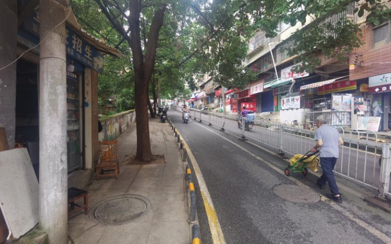 金頂山46幢1單元8層1號住宅轉(zhuǎn)讓（持有方：貴州省機關(guān)事務(wù)管理局國有資產(chǎn)管理服務(wù)中心）(二次掛牌)