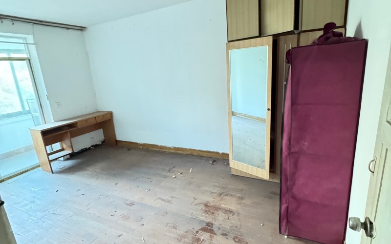 貴州省機(jī)關(guān)事務(wù)管理局國有資產(chǎn)管理服務(wù)中心貴陽市南明區(qū)市東路1號7棟1單元4層8號房屋招租